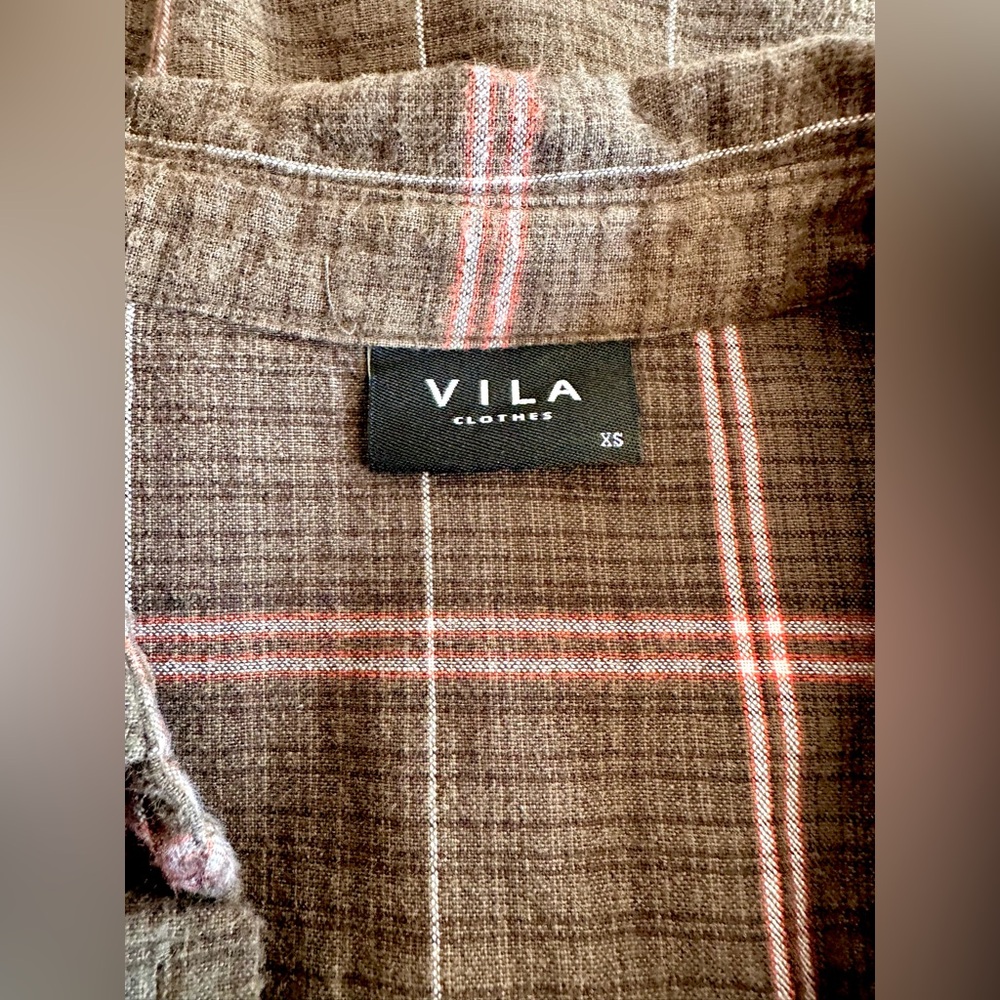 VILA Women’s Plaid Button Down Shirt in 100% cotton - Picture 5 of 8